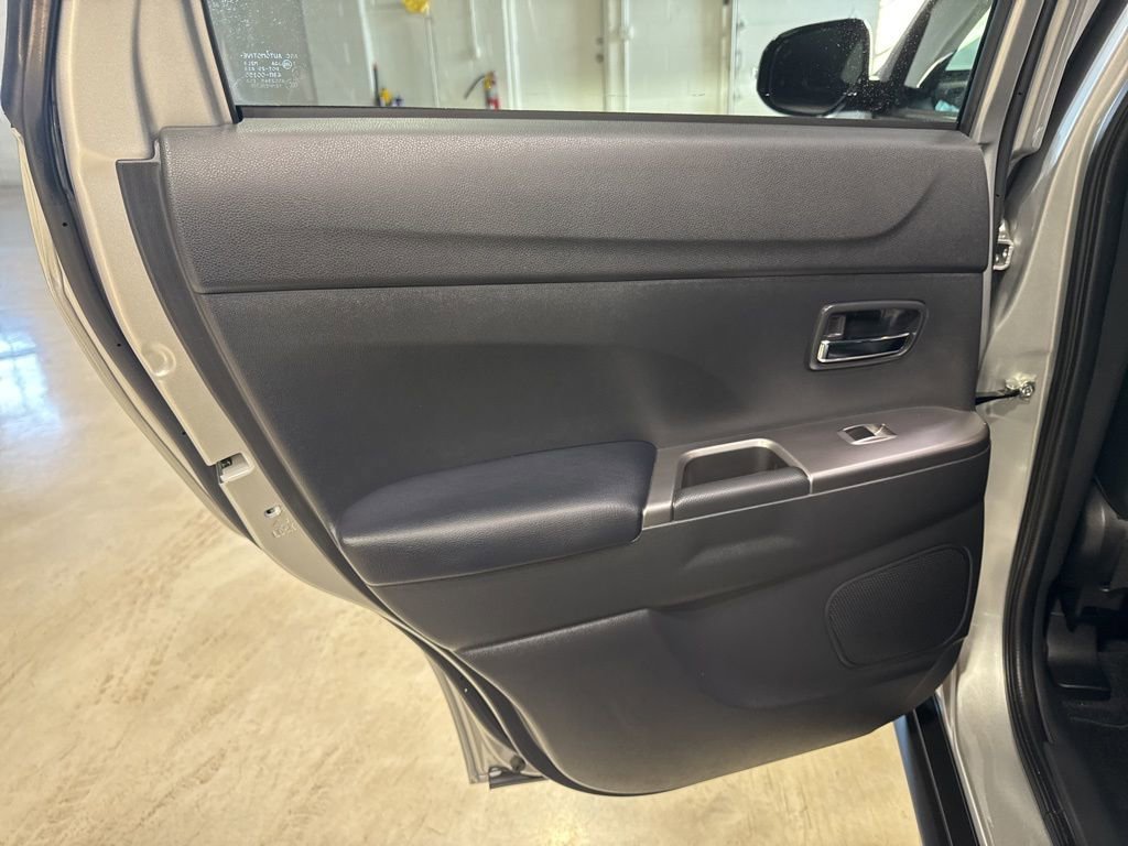 Used 2025 Mitsubishi Outlander Sport ES AWD/4WD image 27