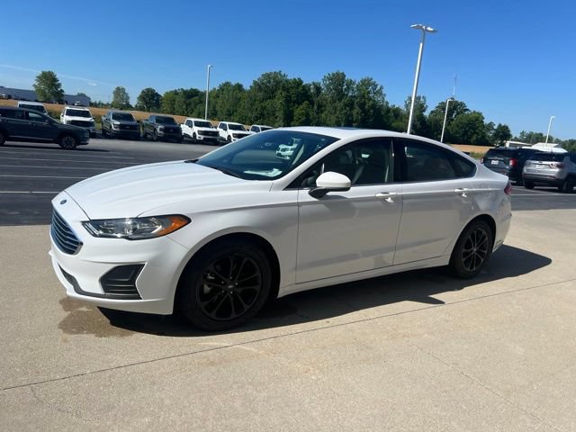 Used 2020 Ford Fusion SE FWD image 2