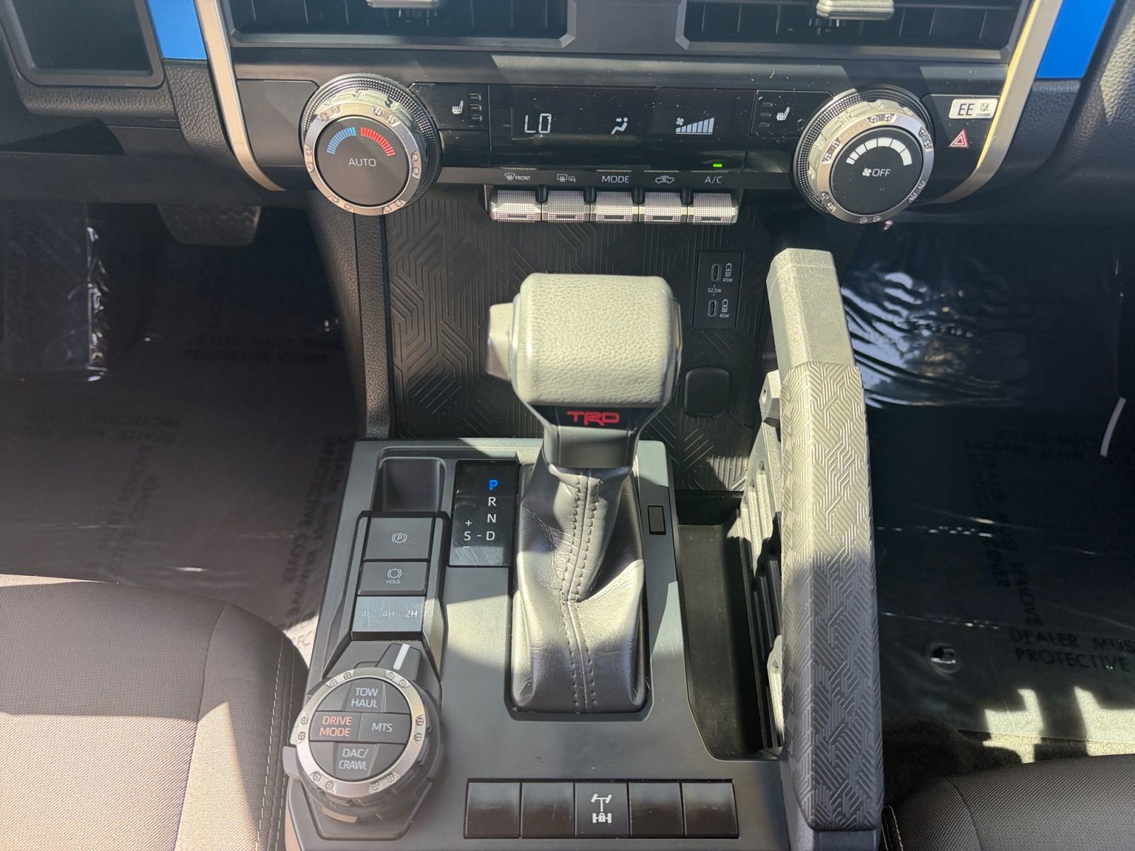 Certified 2025 Toyota Tacoma TRD Off-Road AWD/4WD image 17