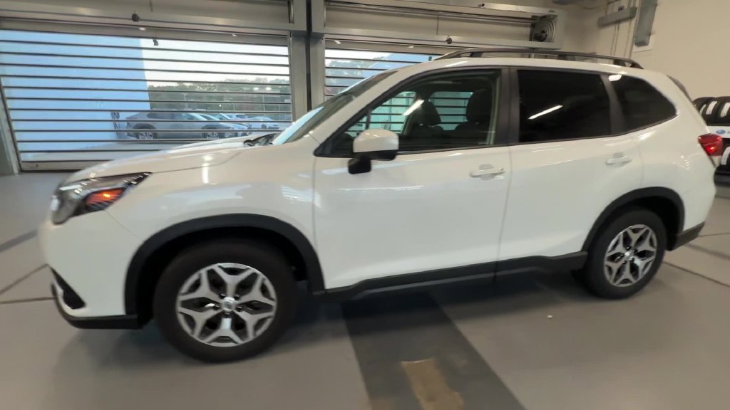 Certified 2024 Subaru Forester Premium AWD/4WD image 8