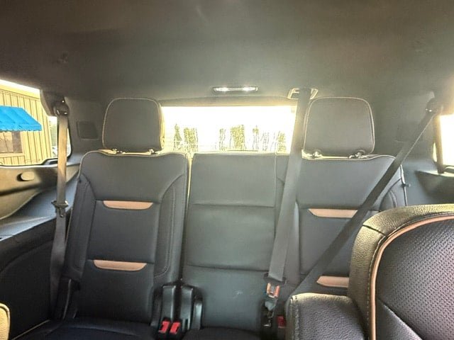 Used 2023 GMC Yukon AT4 AWD/4WD image 8