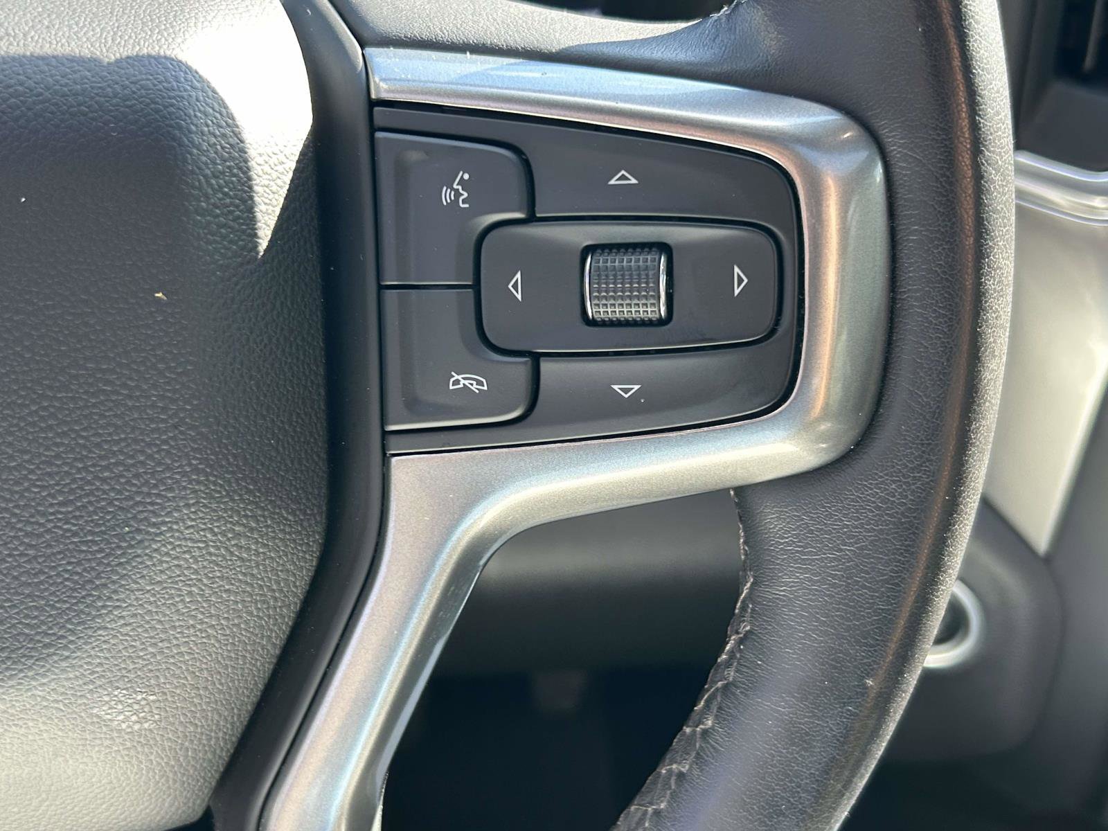 Used 2021 Chevrolet Silverado 1500 LTZ AWD/4WD image 22