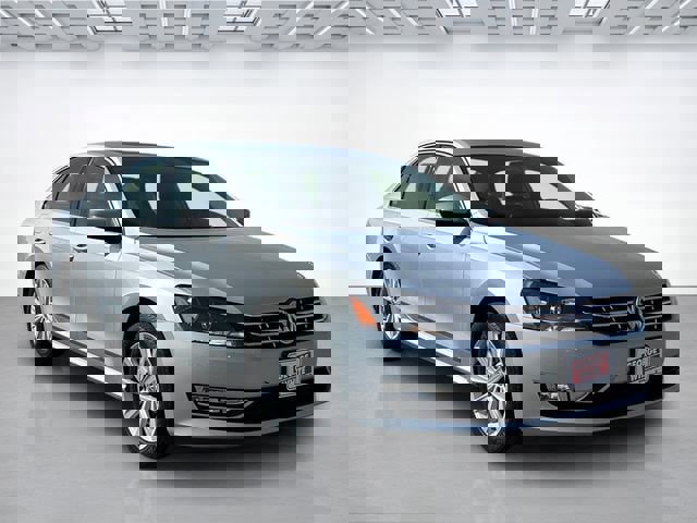 Used 2013 Volkswagen Passat 2.5 SEL Premium image 2