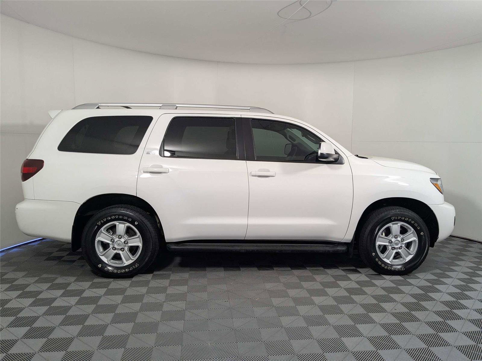 Used 2021 Toyota Sequoia SR5 w/ Premium Package image 4