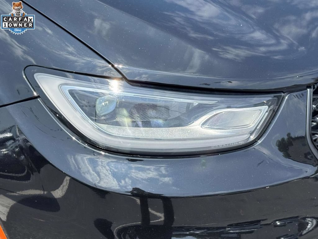 Used 2025 Chrysler Pacifica Limited FWD image 8