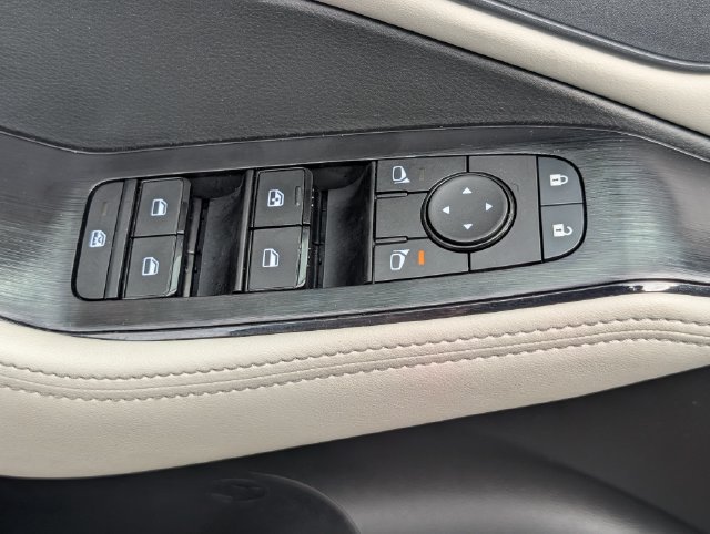 Used 2025 Nissan Rogue SV AWD/4WD image 19