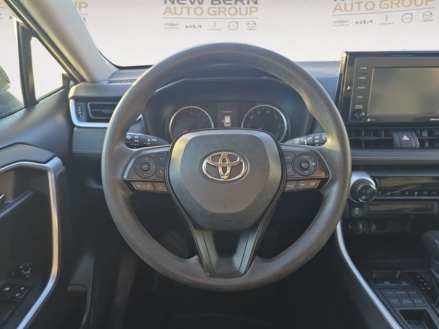 Used 2021 Toyota RAV4 XLE AWD/4WD image 12