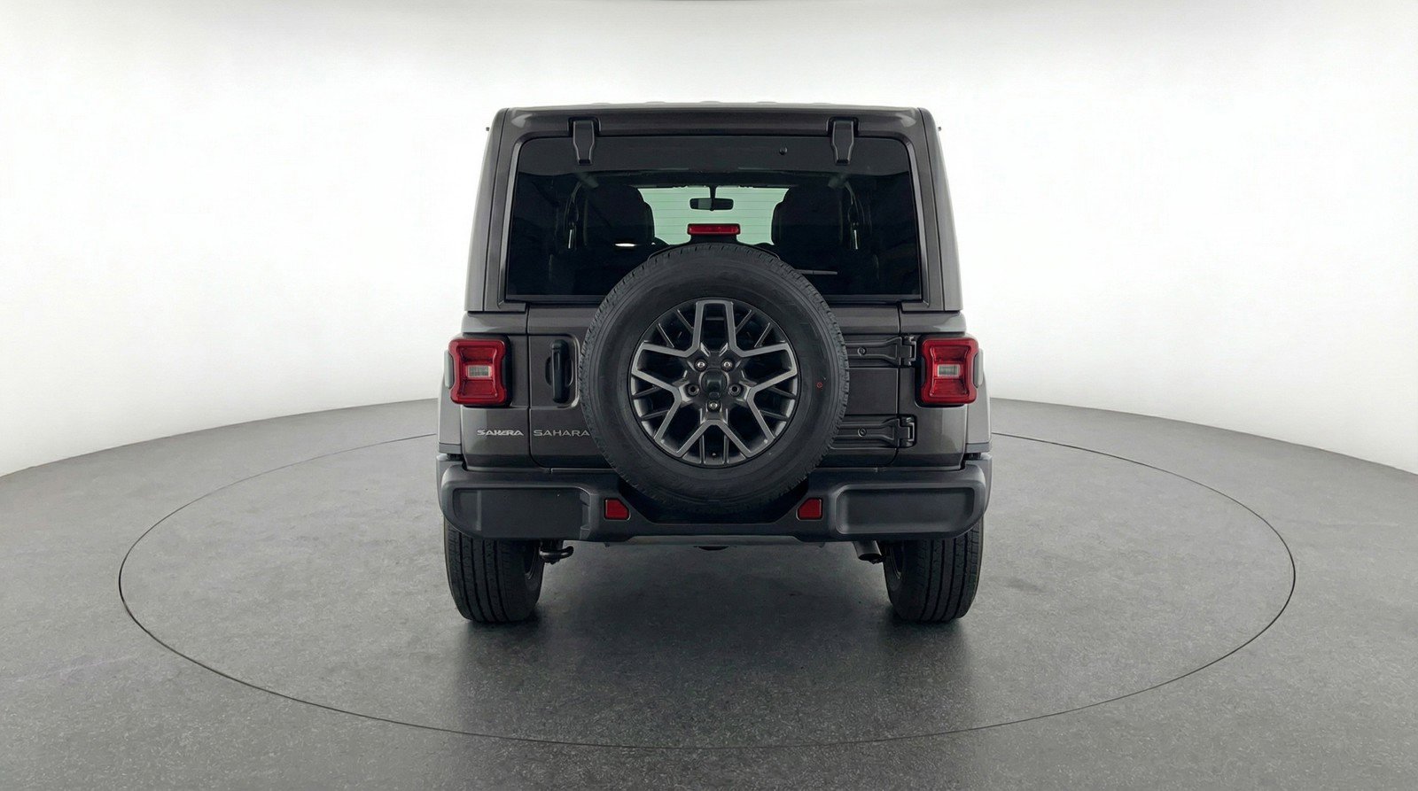 Used 2025 Jeep Wrangler Sahara AWD/4WD image 7