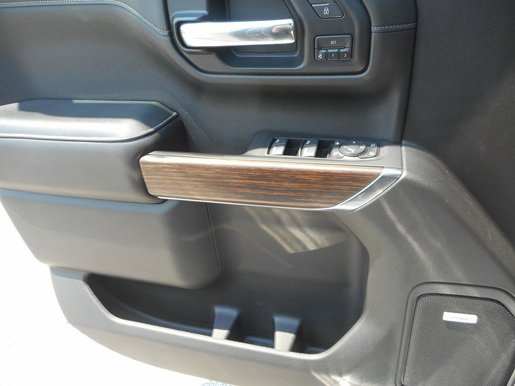 Used 2022 Chevrolet Silverado 1500 High Country w/ Technology Package image 8