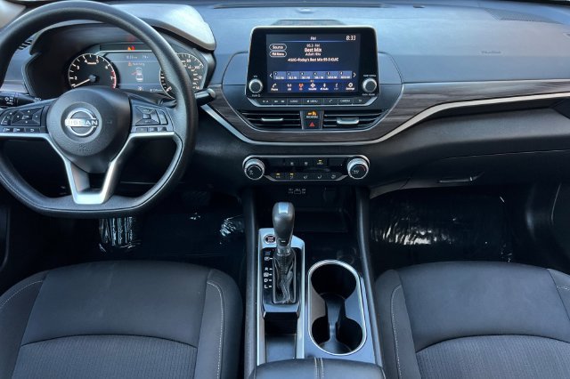 Used 2024 Nissan Altima 2.5 SV FWD image 15