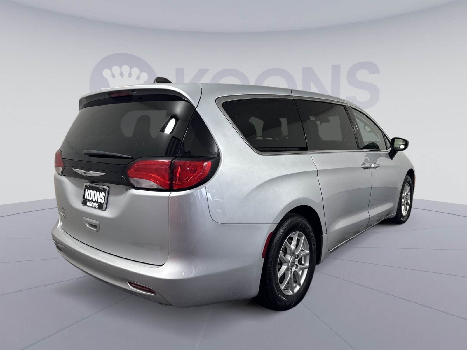 Used 2024 Chrysler Voyager LX FWD image 7