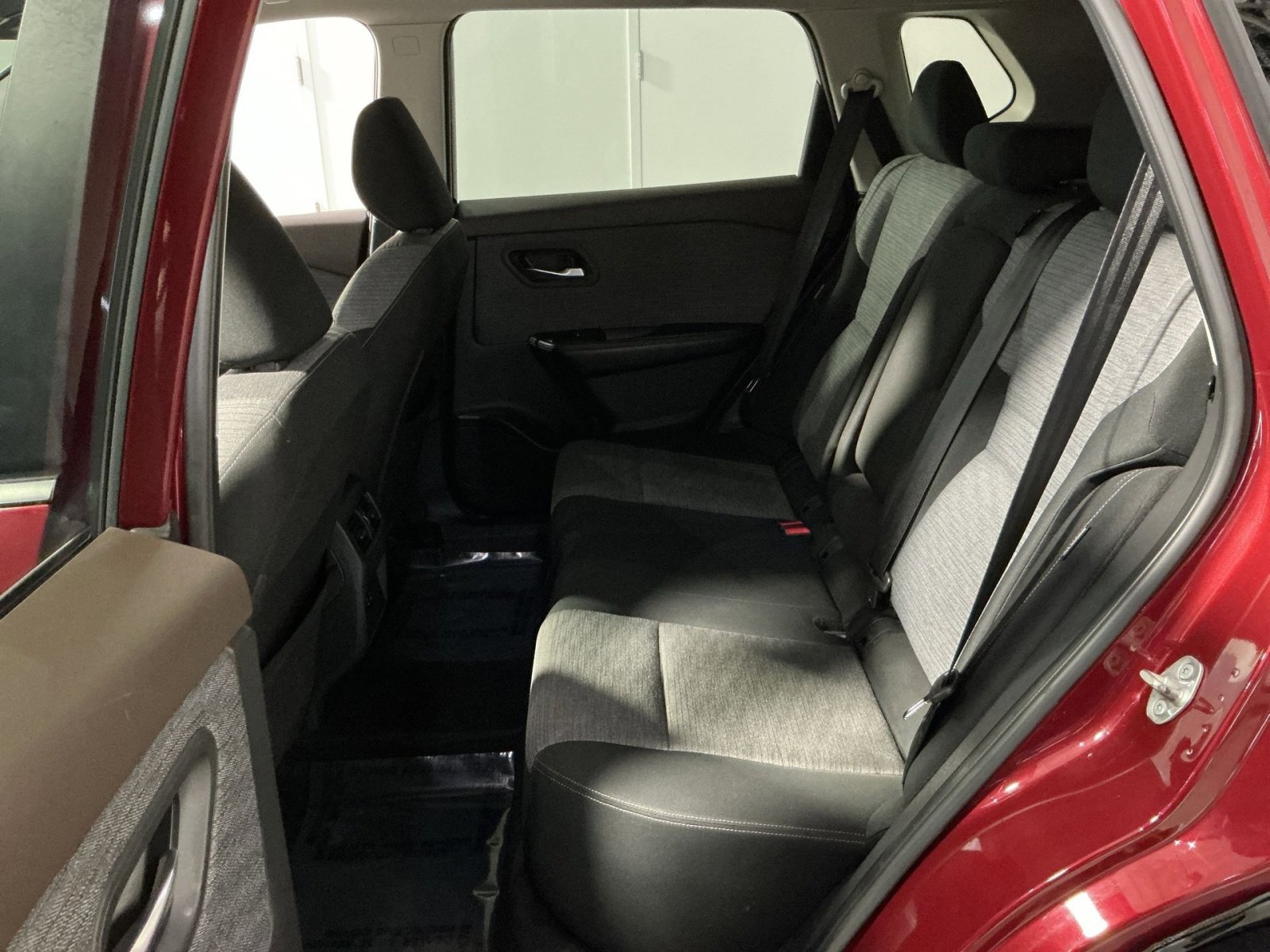 Used 2022 Nissan Rogue SV image 30