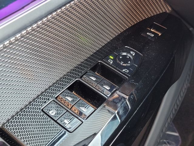 Used 2025 BMW 740i xDrive image 27