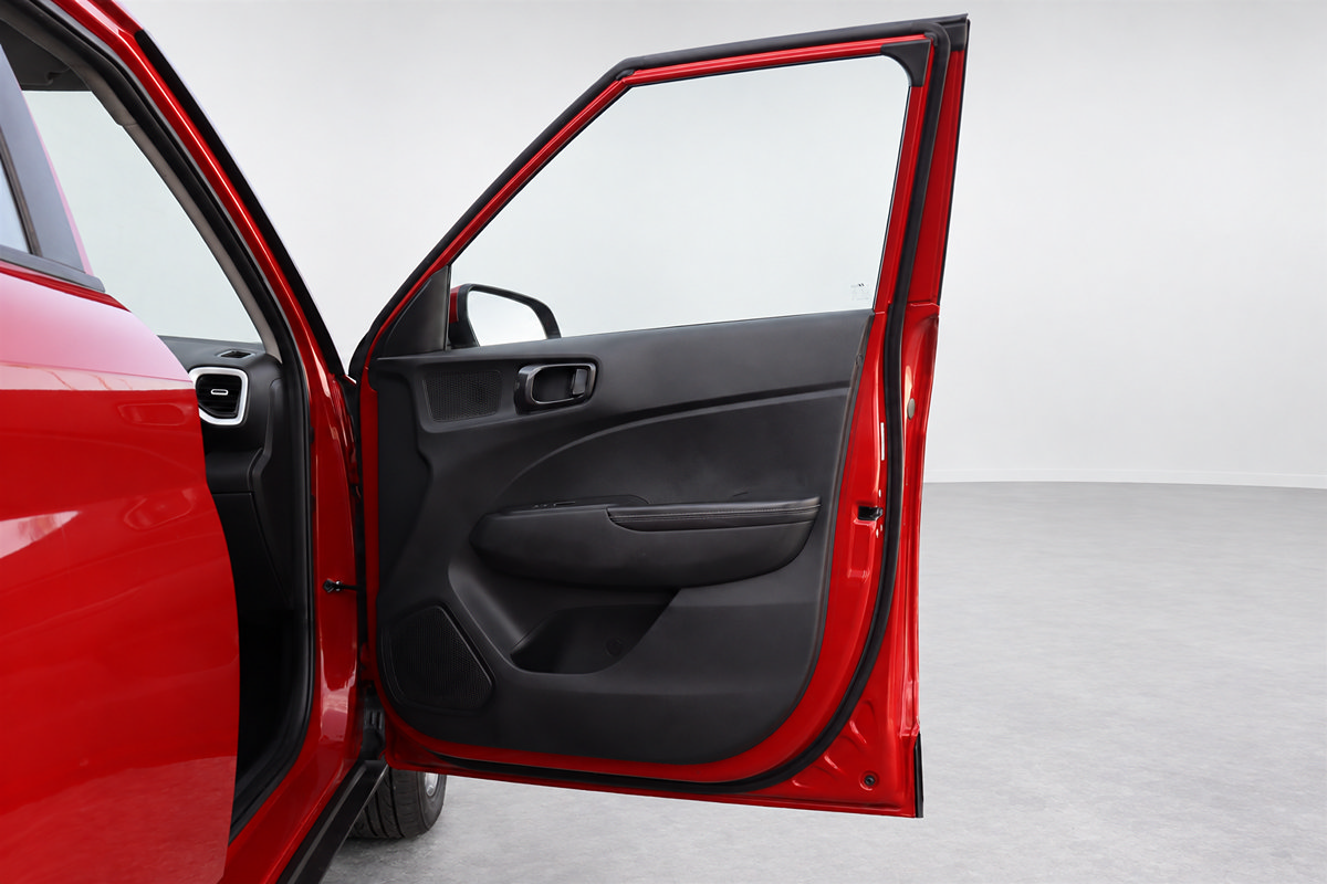 Used 2022 Hyundai Venue Limited FWD image 20