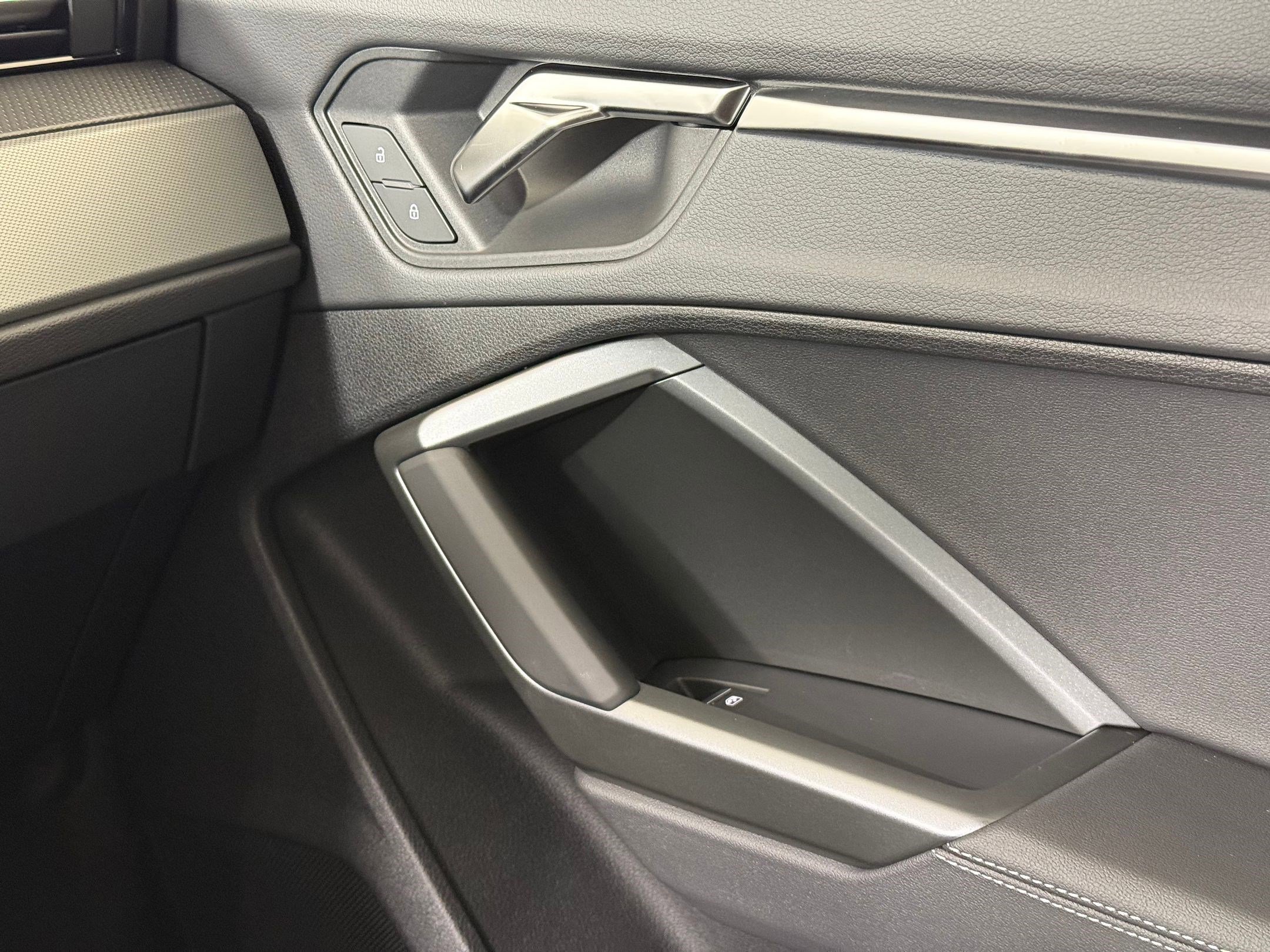 New 2025 Audi Q3 2.0T Premium image 25