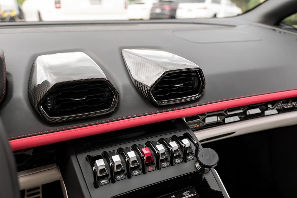 Used 2023 Lamborghini Huracan EVO image 30