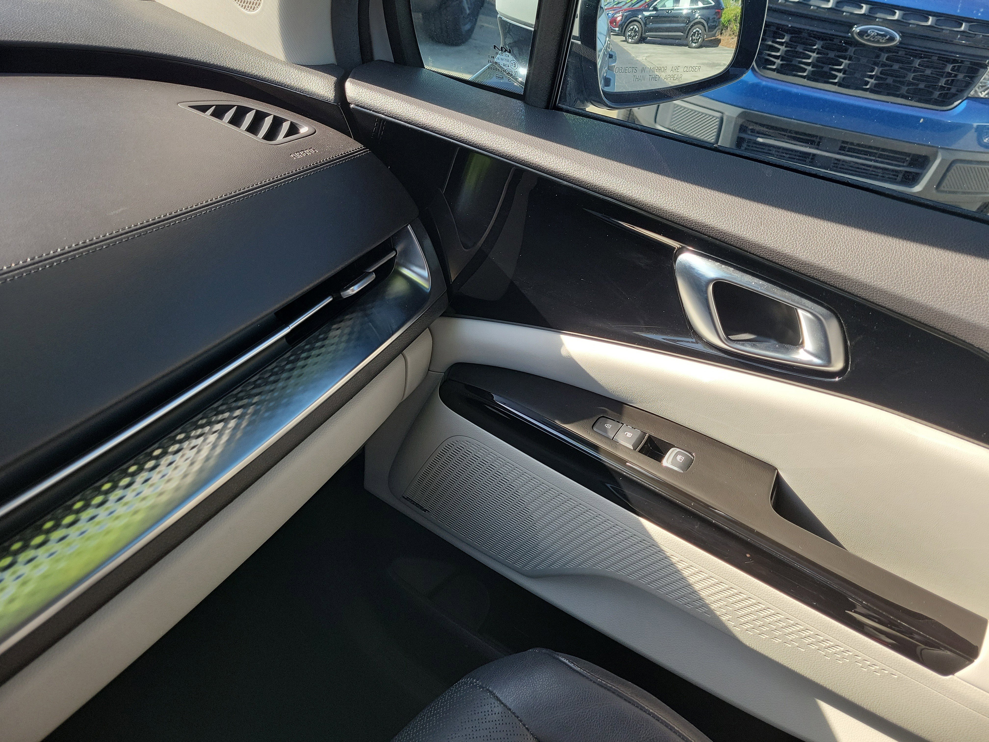 Used 2023 Kia Carnival SX Prestige FWD image 29