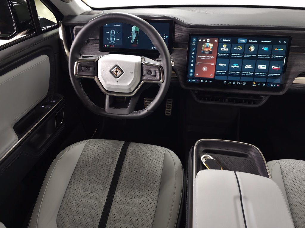 Used 2023 Rivian R1S Adventure Quad AWD/4WD image 18
