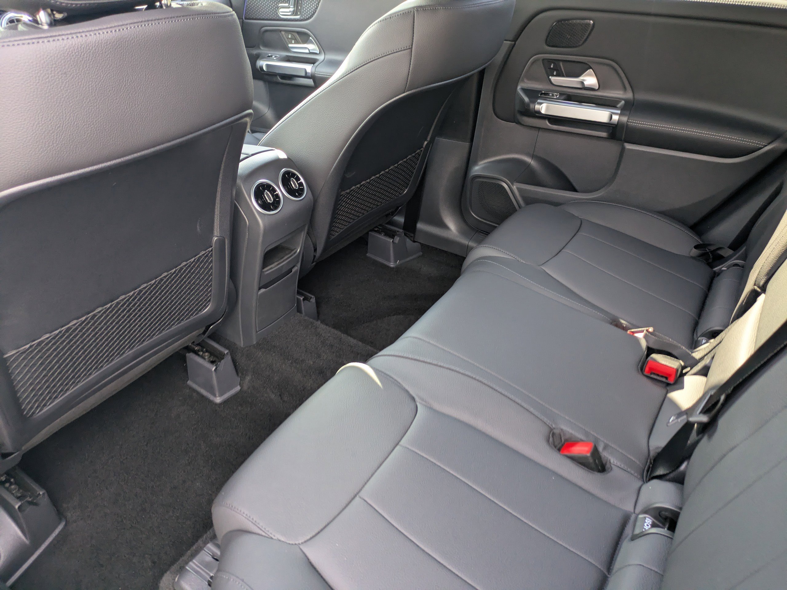 New 2026 Mercedes-Benz GLB 250 4MATIC image 15