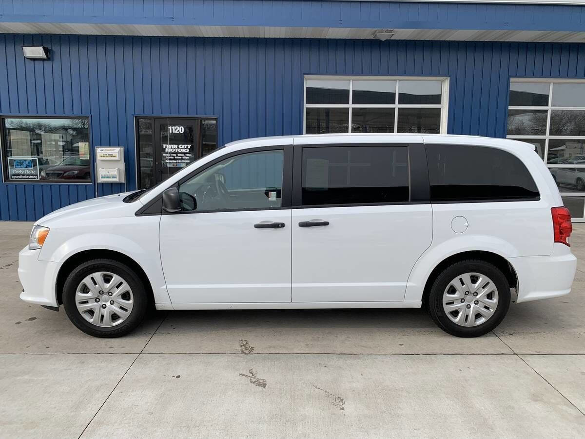 Used 2019 Dodge Grand Caravan SE w/ UConnect Hands-Free Group