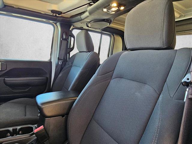 Used 2023 Jeep Gladiator Sport image 18