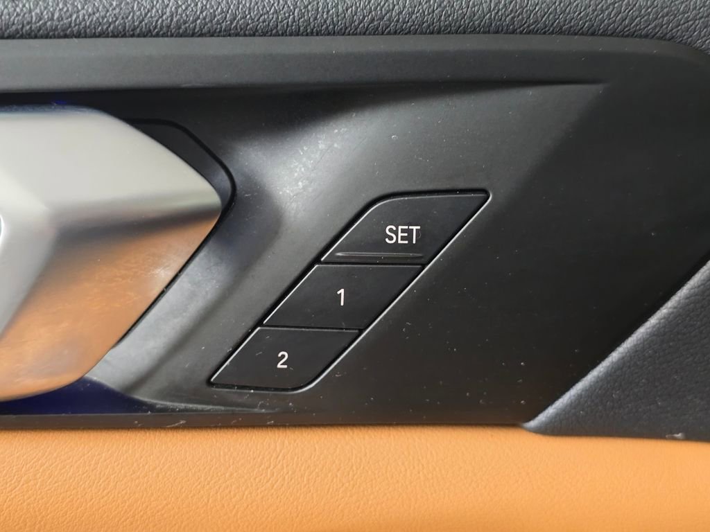 Used 2023 BMW X5 xDrive40i w/ Parking Assistance Package image 14