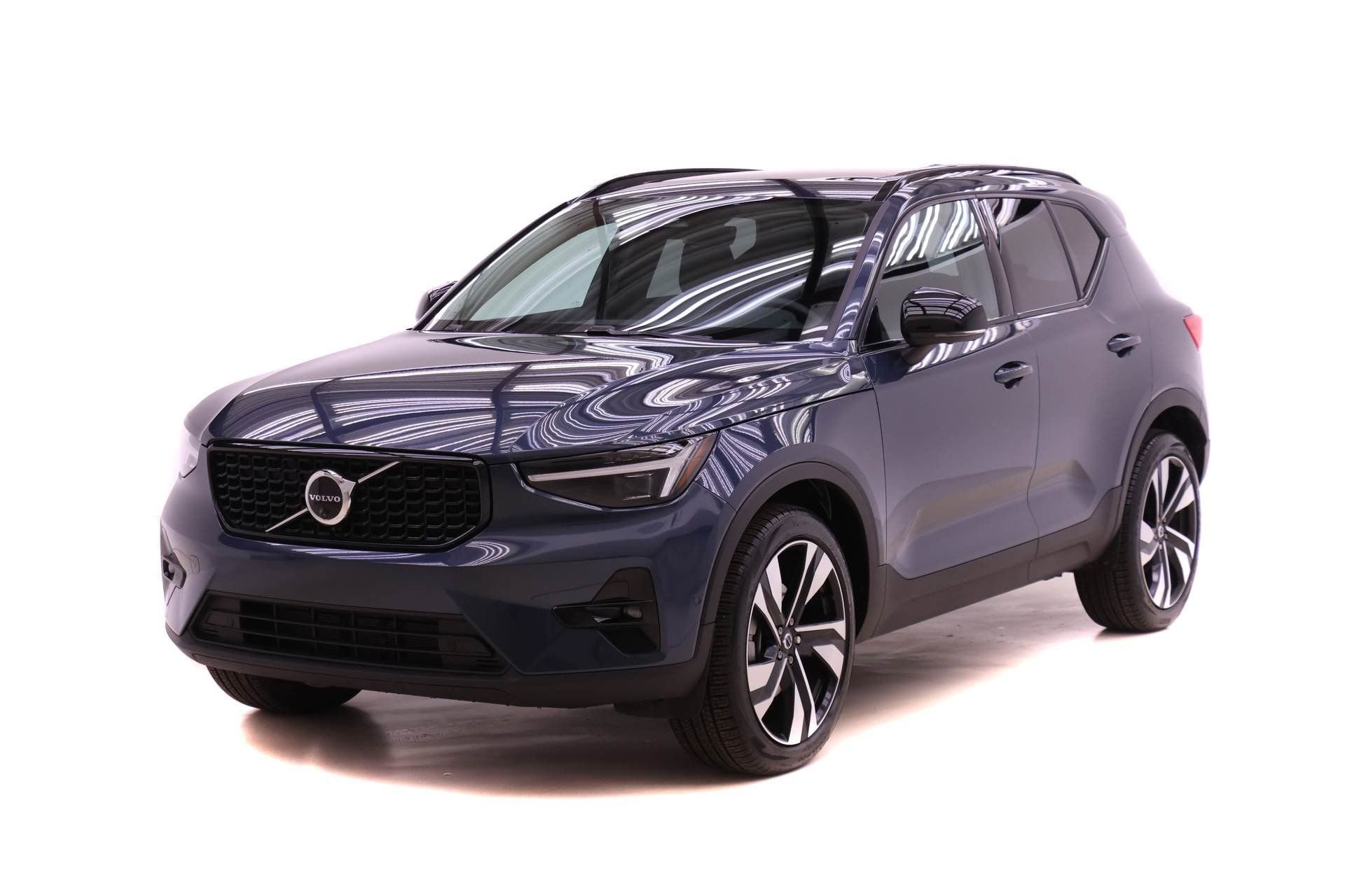 New 2026 Volvo XC40 B5 Ultra w/ Protection Package Premier AWD/4WD image 1