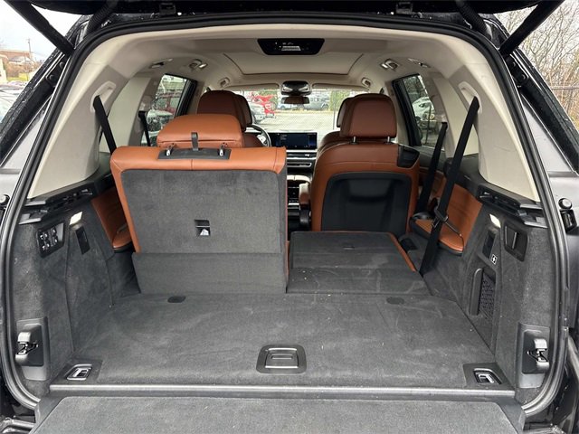 Used 2023 BMW X7 xDrive40i w/ Executive Package image 12