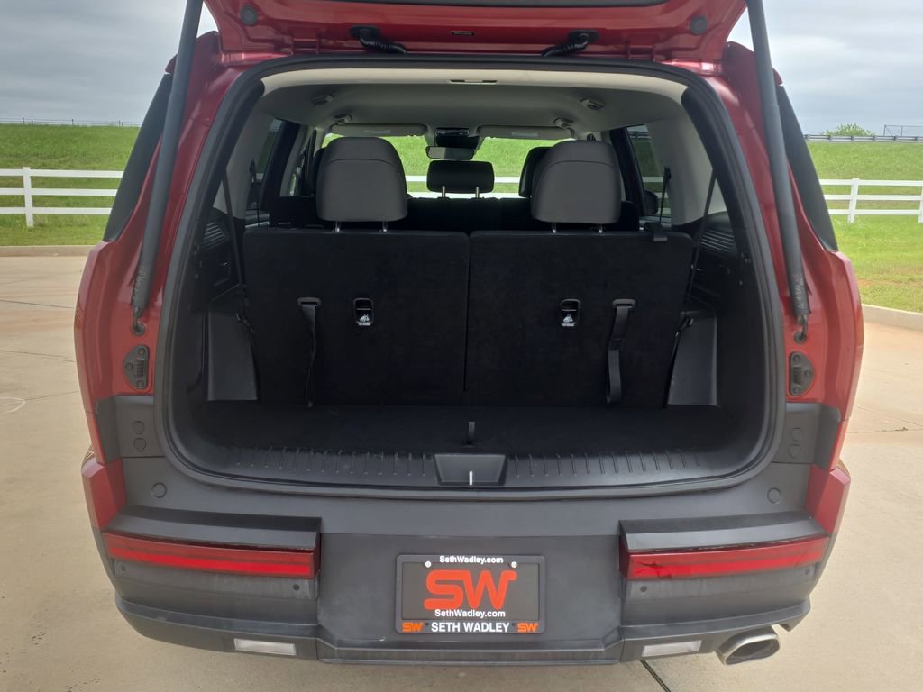 Used 2025 Hyundai Santa Fe SEL FWD image 13