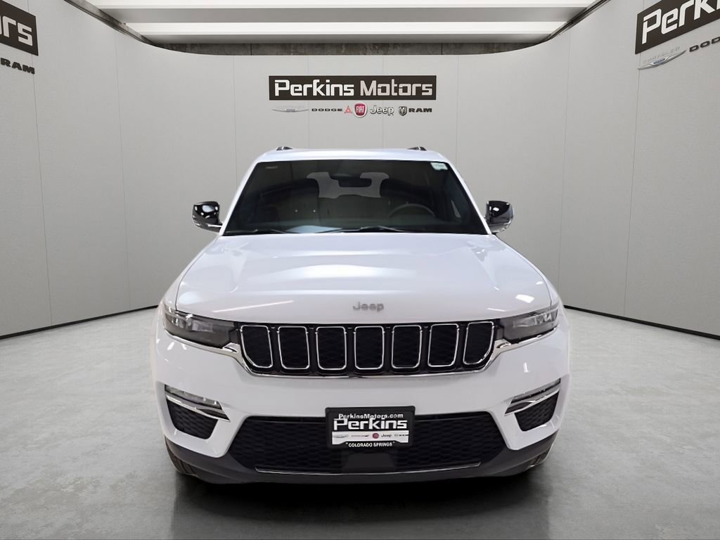 Used 2025 Jeep Grand Cherokee Limited AWD/4WD image 8