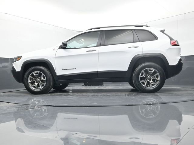 Used 2019 Jeep Cherokee Trailhawk w/ Cold Weather Group image 9