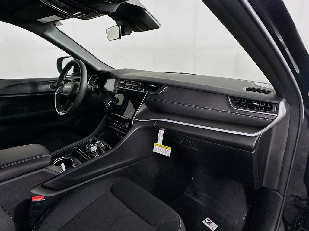 New 2026 Jeep Grand Cherokee Laredo AWD/4WD image 33