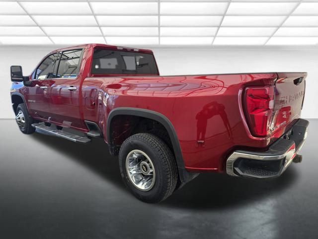 Used 2022 Chevrolet Silverado 3500 LTZ w/ LTZ Plus Package image 3