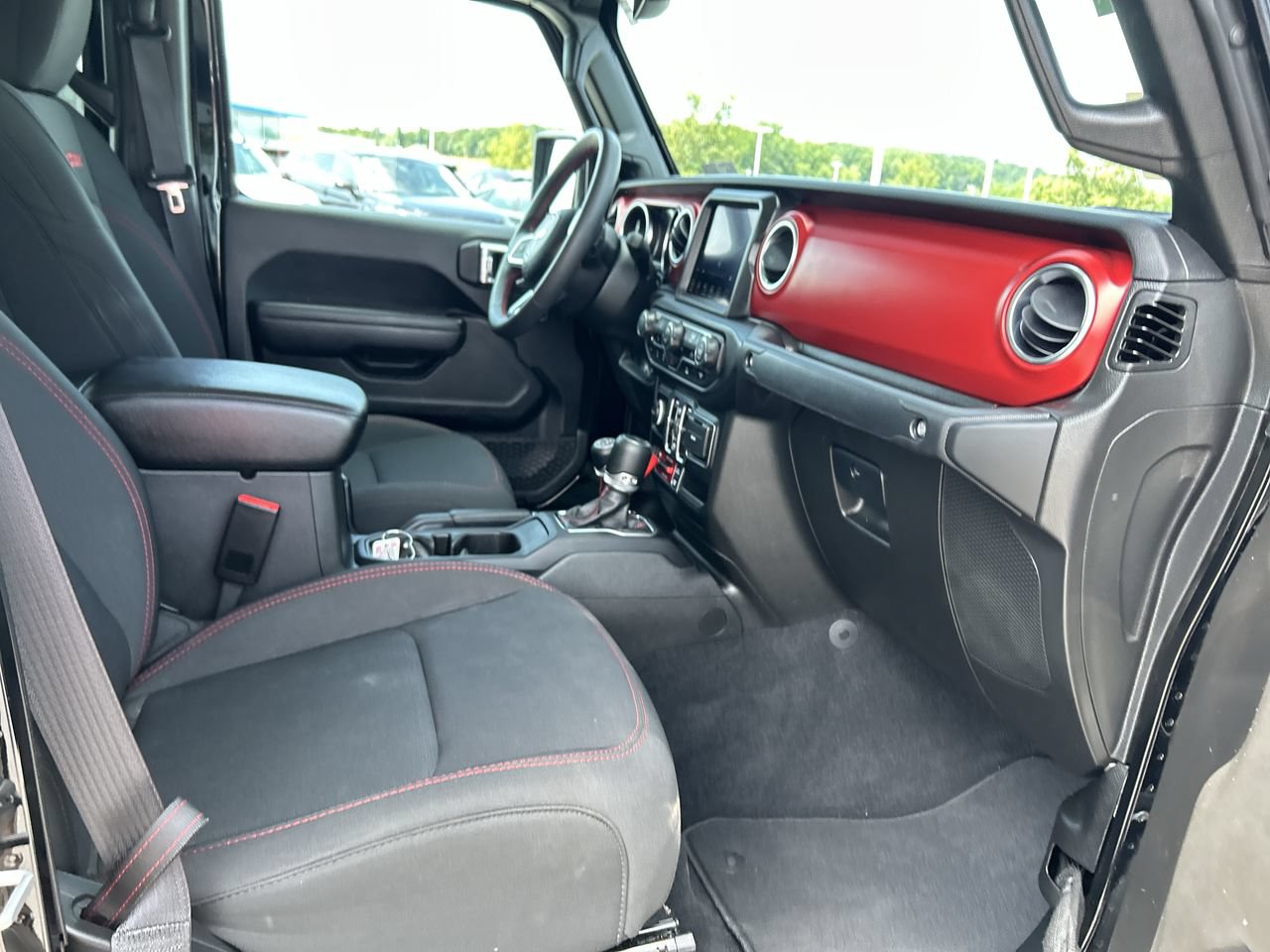Used 2023 Jeep Gladiator Rubicon AWD/4WD image 14