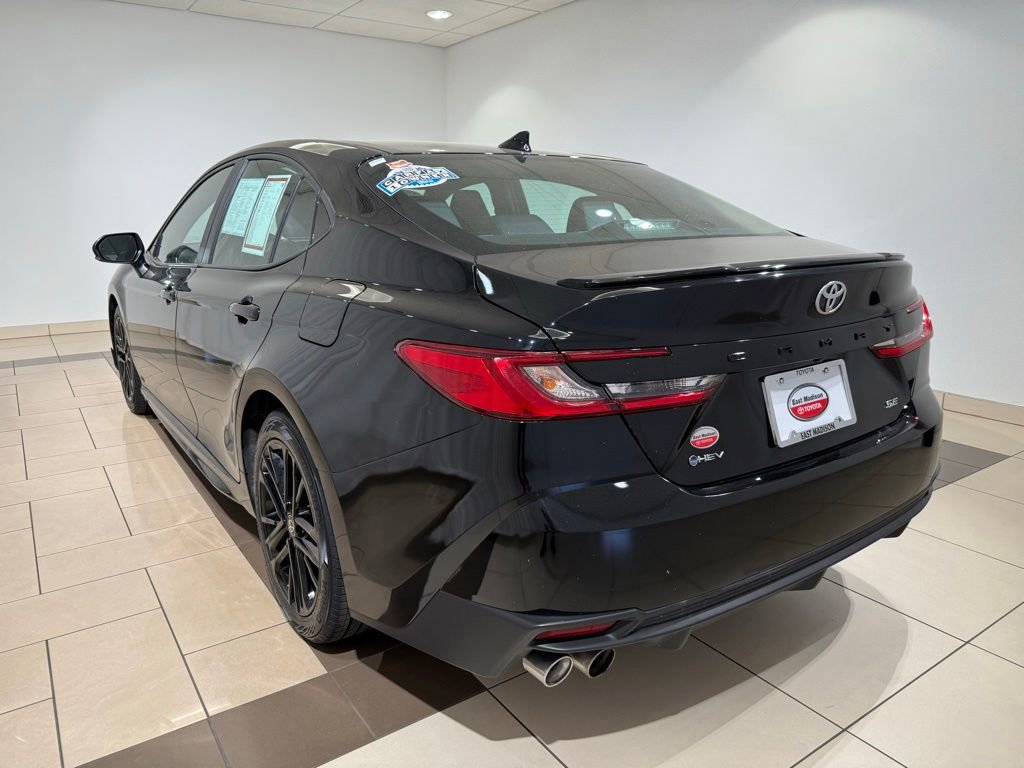 Certified 2025 Toyota Camry SE FWD image 3