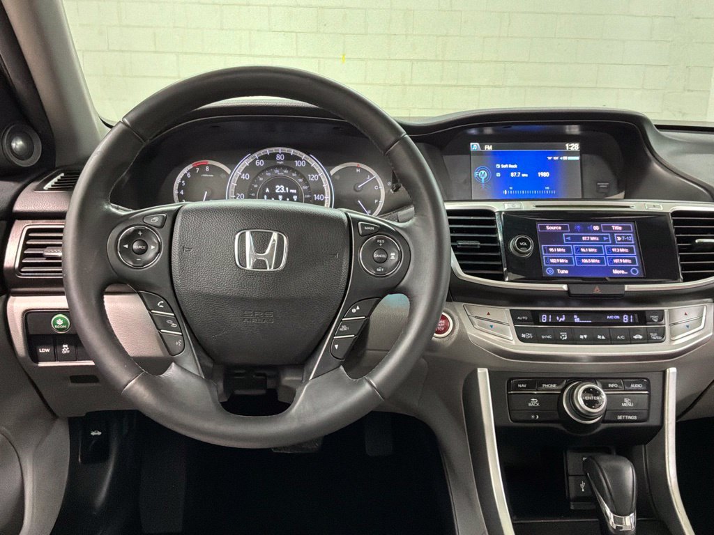 Used 2015 Honda Accord Touring image 8