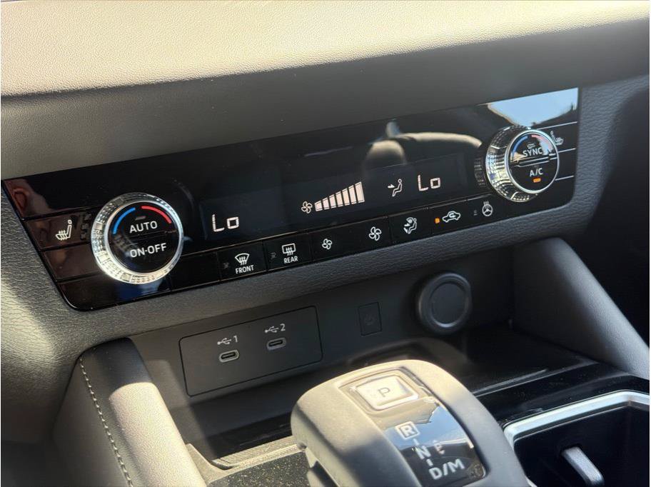 New 2026 Mitsubishi Outlander SE FWD image 14