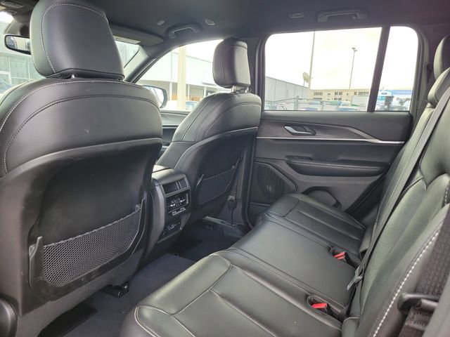 Used 2024 Jeep Grand Cherokee Limited RWD image 6