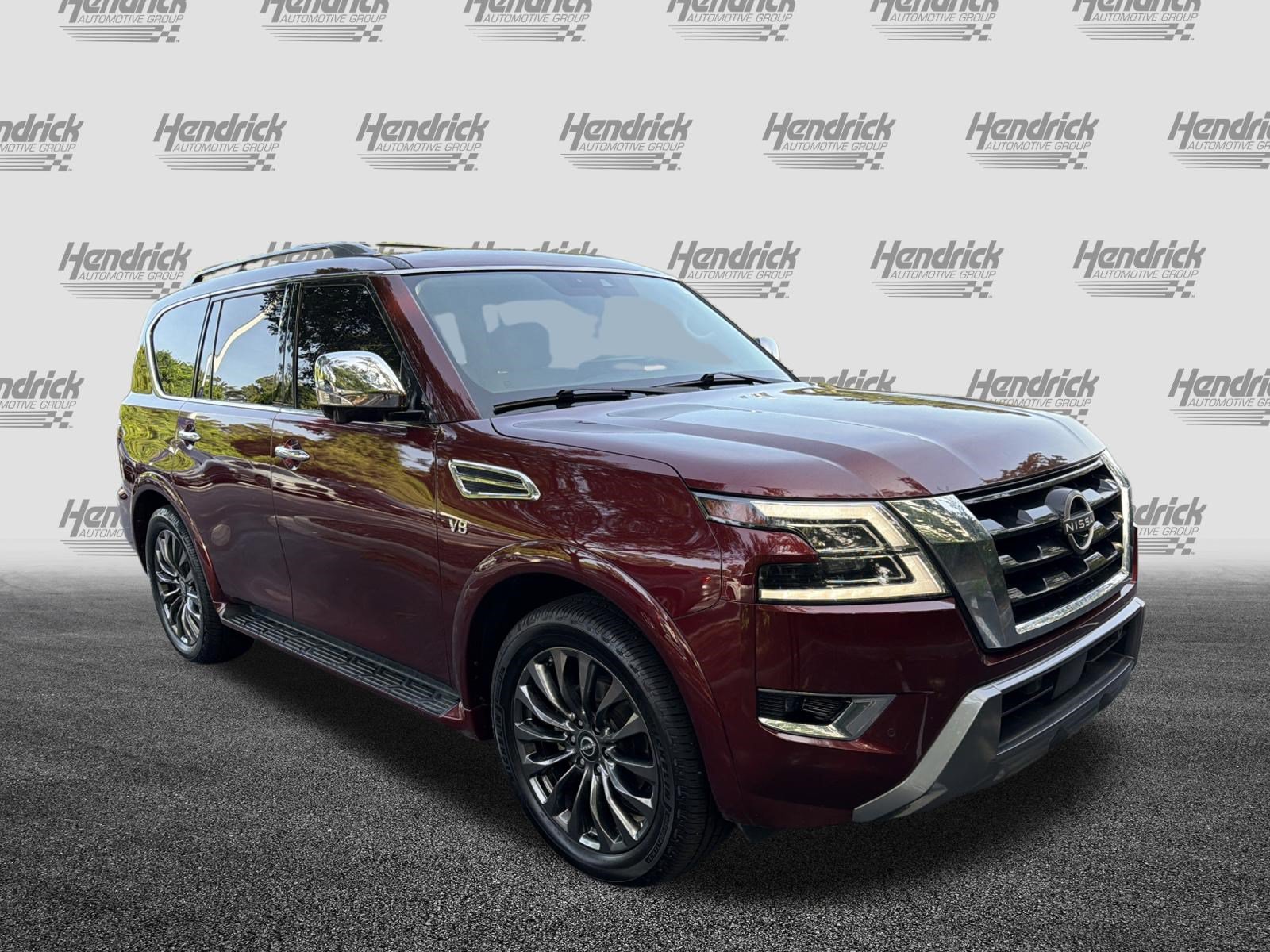 Used 2022 Nissan Armada Platinum w/ Captain's Chairs Package RWD image 2