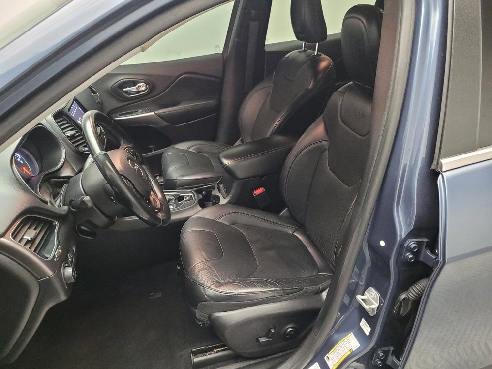 Used 2019 Jeep Cherokee Limited image 17