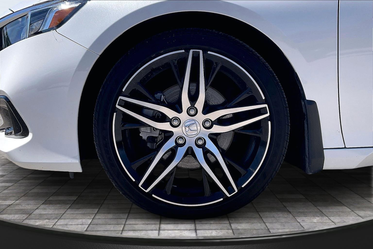 Used 2022 Honda Accord Touring image 8