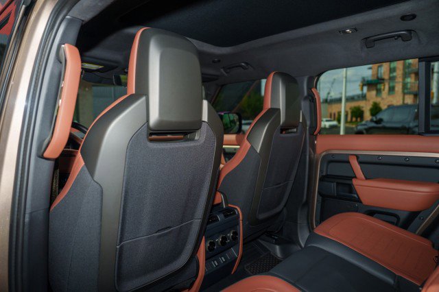 Used 2026 Land Rover Defender 110 OCTA image 17