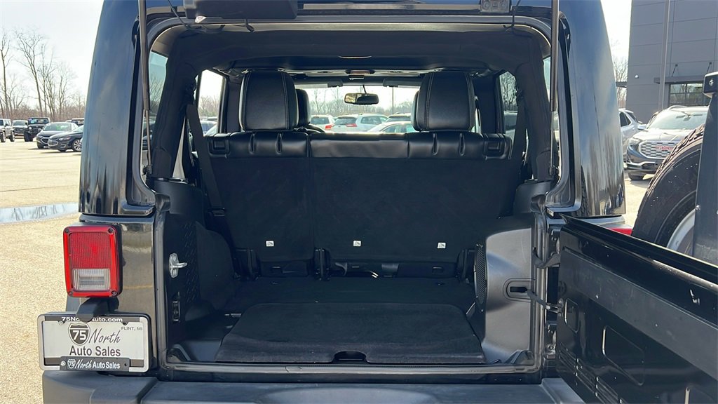 Used 2014 Jeep Wrangler Unlimited Rubicon w/ Dual Top Group image 37