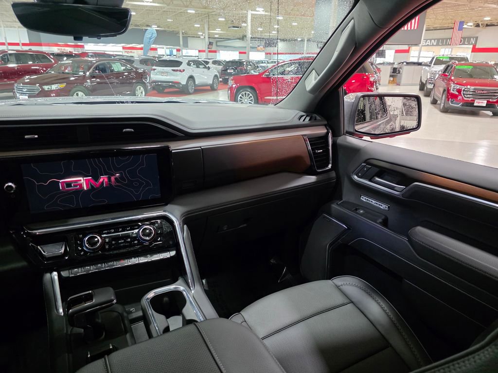 Used 2025 GMC Sierra 1500 Denali w/ Technology Package AWD/4WD image 20