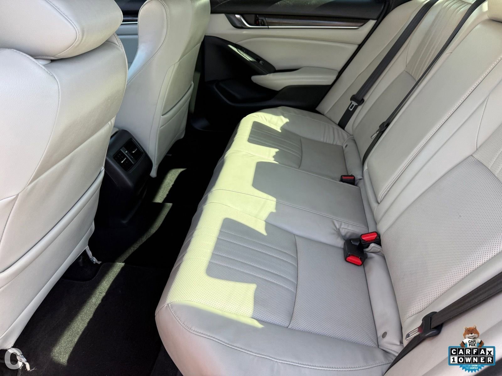 Used 2018 Honda Accord Touring image 15