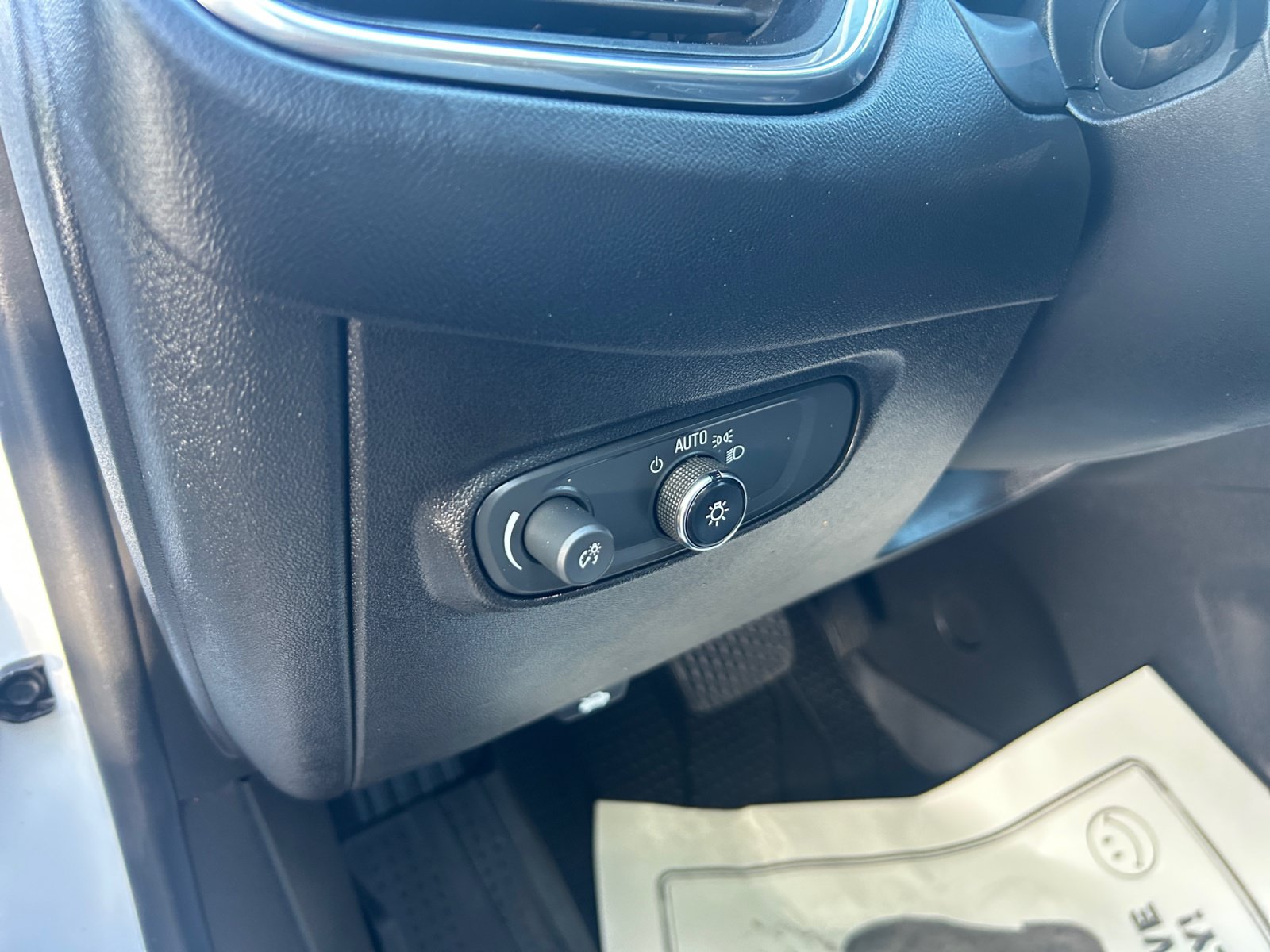 Used 2022 Chevrolet Equinox LS w/ LPO, Floor Liner Package FWD image 12
