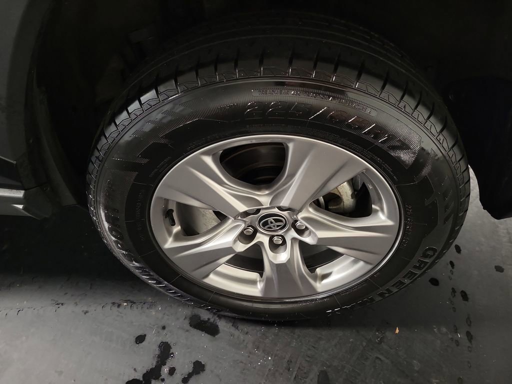 Used 2024 Toyota RAV4 XLE image 10