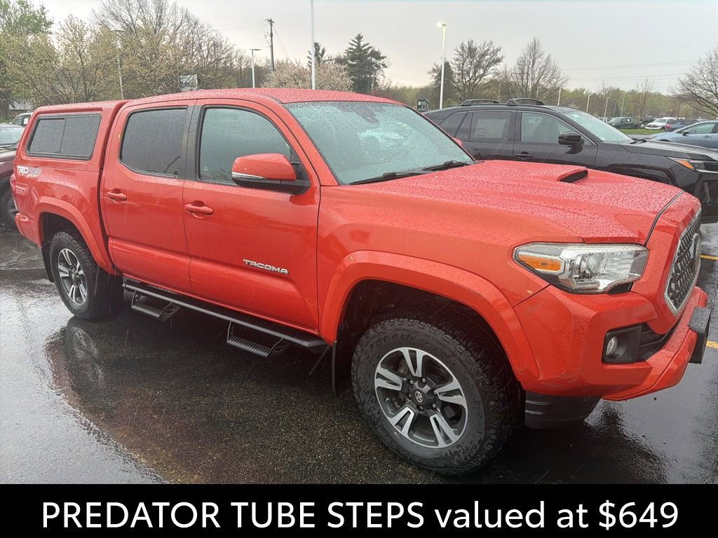 Used 2018 Toyota Tacoma TRD Sport AWD/4WD image 5