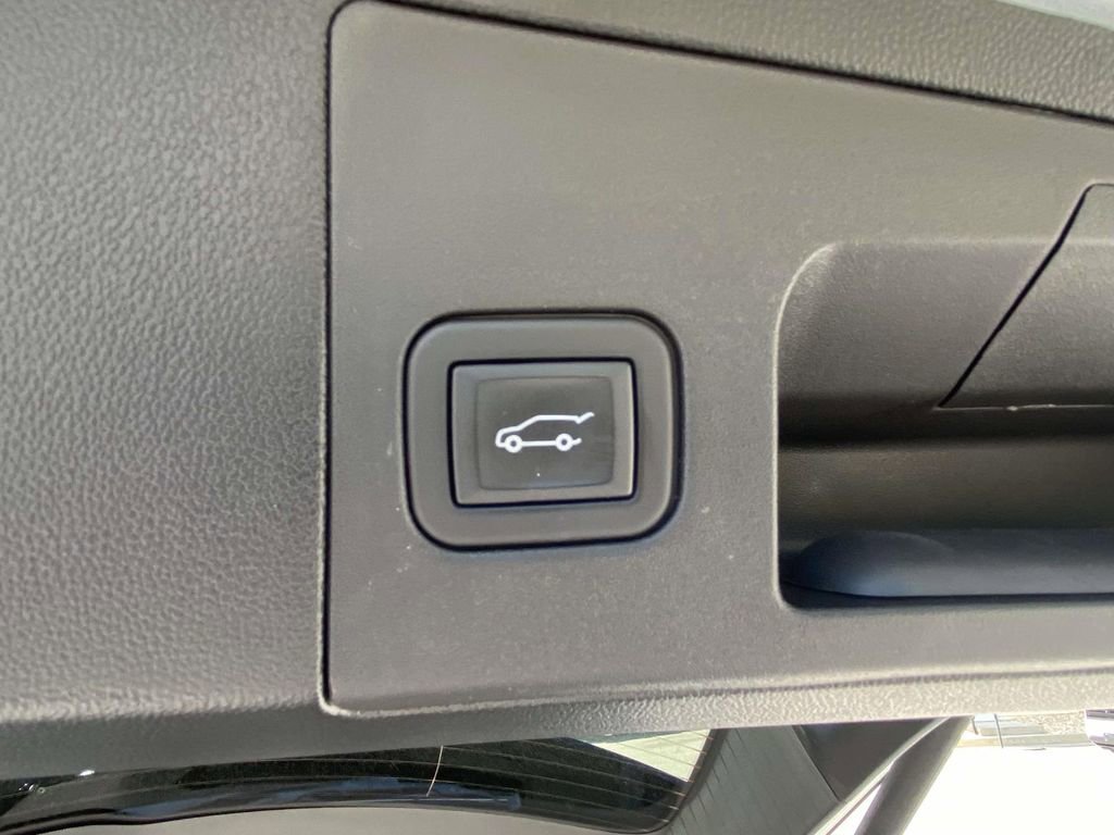 Certified 2023 Cadillac XT5 Premium Luxury FWD image 11