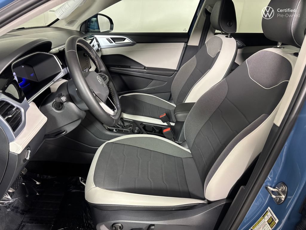Used 2025 Volkswagen Taos SE w/ Panoramic Sunroof Package AWD/4WD image 14